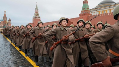 Militer Rusia Berkumpul di Lapangan Merah, Ada Apa?