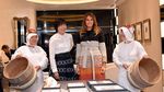 Senyum Melania Trump dan Istri PM Abe Saat Kunjungi Toko Perhiasan