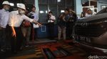 Foto: Menhub Tinjau Uji KIR Taksi Online