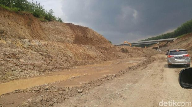 Pengerjaan jalan ruas terus dikebut
