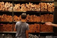 Berbelanja tongkat sihir di Ollivanders (Wahyu/detikTravel)