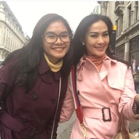 Gadis kelahiran 14 Juni 1998 ini bernama Salsadhilla Juwita. Kecantikannya setara dengan ibunya pedangdut Iis Dahlia. Salsa juga memiliki suara yang merdu seperti sang ibu. Foto: Dok. Instagram