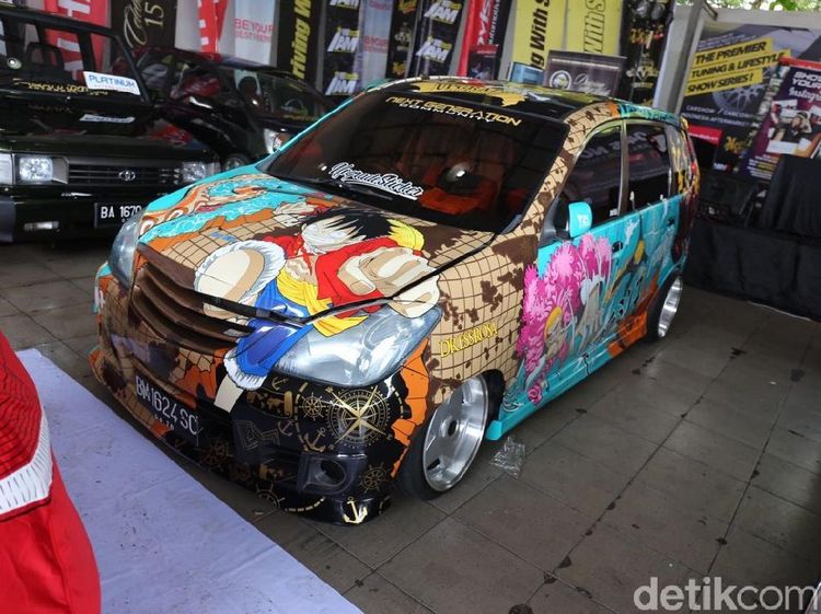Melihat Deretan Mobil Eye Catching di Padang