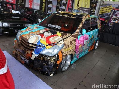 Melihat Deretan Mobil Eye Catching di Padang