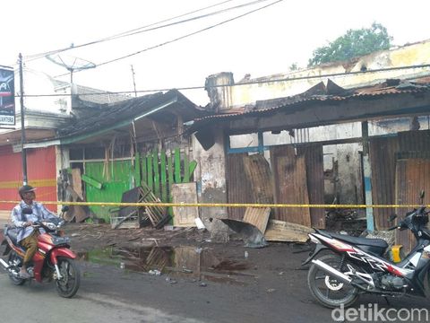 Dua toko di Situbondo terbakar/