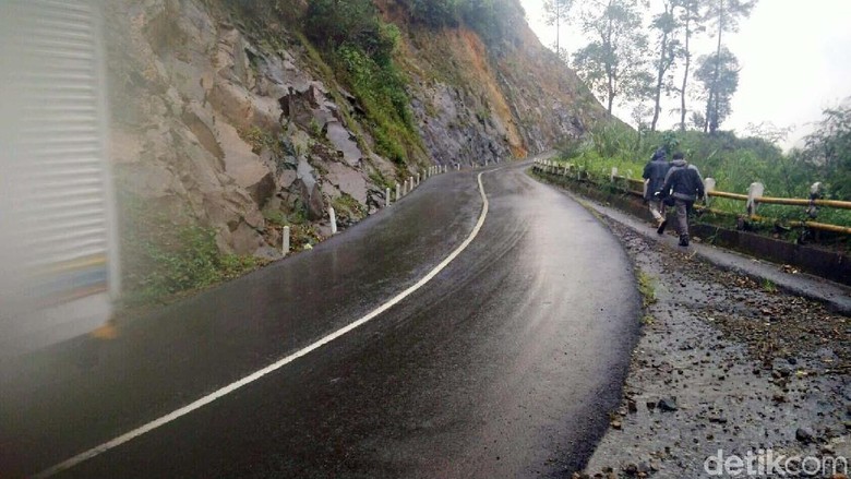 Dear Warga, Waspadai Jalur Pegunungan Saat Mudik Lewat Garut Dear Warga, Waspadai Jalur Pegunungan Saat Mudik Lewat Garut