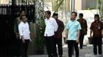 Jokowi dan Gibran Pantau Simulasi Kirab Pernikahan Kahiyang-Bobby
