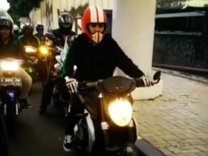 Nikita Mirzani Tampil Menawan Bersama MV Agusta Brutale