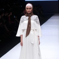 Koleksi terbaru dari brand Kami Idea yang kini berganti nama menjadi KAMI mengusung tema Cacti di Jakarta Fashion Week 2018, Senayan City, Jakarta, Rabu (25/10/2017). Foto: Mohammad Abduh/Wolipop