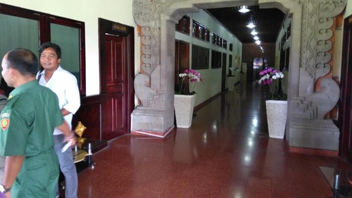ruang kerja dprd bali