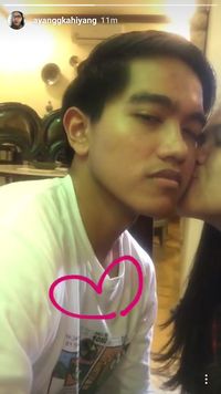 So Sweet! Jelang Nikah, Kahiyang Cium Kaesang Si Adik Bungsu