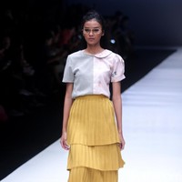 Rancangan busana terbaru dari Alex[a]lexa dengan mengusung tema Art School di Jakarta Fashion Week 2018, Senayan City, Jakarta, Rabu (25/10/2017). Foto: Mohammad Abdhu/Wolipop