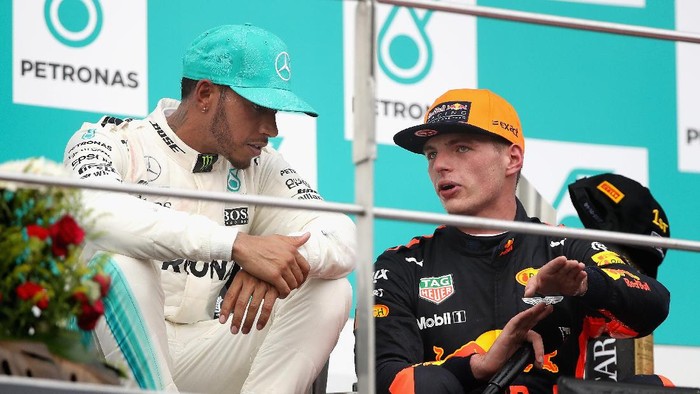 Nantikan Pertarungan dengan Verstappen, Hamilton: Semoga Mesin Red Bull Meningkat