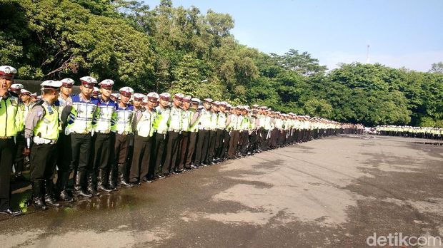 Apel pengamanan hajata Jokowi mantu di Stadion Manahan