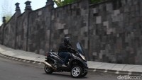 detikOto menjajal Piaggio MP3 500 Business.