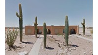 Agorafobia membuat seseorang jadi takut untuk keluar dari rumah. Kenny mengatasinya dengan jalan-jalan virtual (streetview.portraits/Instagram)