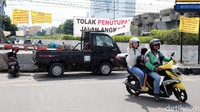 Perlintasan itu sudah ditutup sejak 3 November lalu.