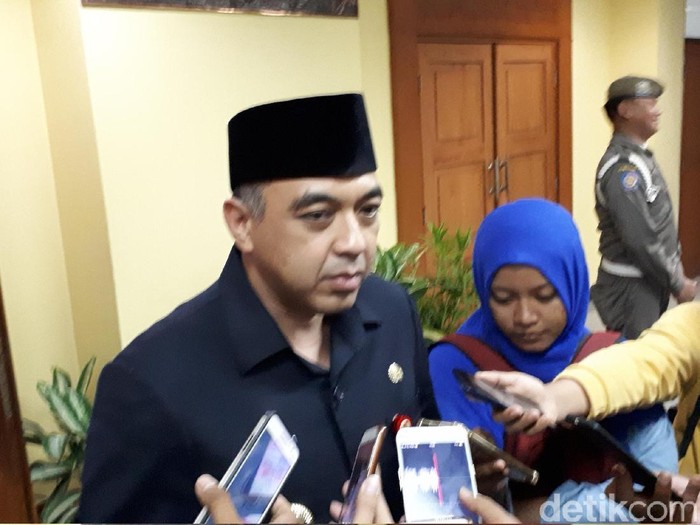 Bupati Tangerang Ahmed Zaki Iskandar