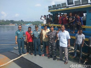 KRI Imam Bonjol Bawa Pulang Dokumen Nelayan Aceh yang Ditangkap India