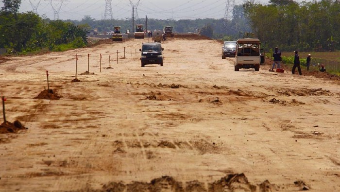 Cara Pemerintah Jokowi Kebut Tol Pemalang-Batang