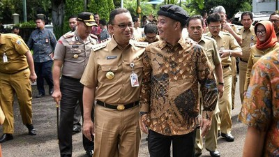 Foto: Anies-Sandi Akrab Dengan Ketua DPRD DKI, Kapolda Metro Selfie