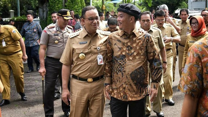 Anies-Sandi Akrab dengan Ketua DPRD DKI Prasetyo Edi.
