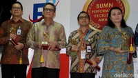 Kementerian BUMN melalui Forum Ekselen BUMN menggelar penghargaan BUMN Performance Excellence Award 2017 di Jakarta, Senin (6/11/2017). Dalam rangka meningkatkan daya saing Badan Usaha Milik Negara (BUMN) menuju persaingan global.Kementerian BUMN terus melakukan pembenahan dengan menerapkan sistem pengelolaan dan pengendalian kinerja BUMN berbasis kinerja unggul.