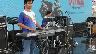 Hebat! Berawal dari Hobi Bermusik, Tuna Netra Ini Bentuk Band