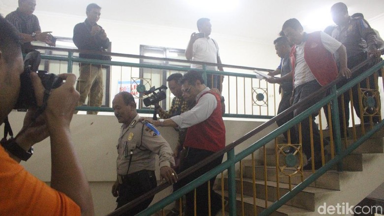 Kejari Sidoarjo Tetapkan Dua Tersangka Kasus Pungli PG Krembung Kejari Sidoarjo Tetapkan Dua Tersangka Kasus Pungli PG Krembung