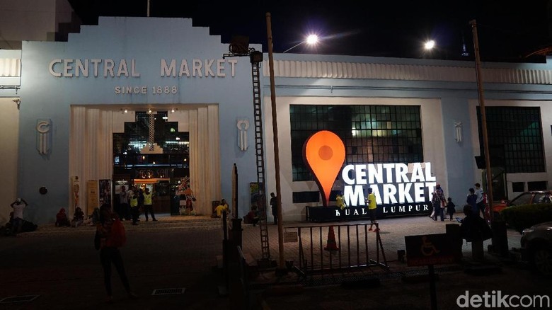 Tampak depan pasar oleh-oleh Central Market Kuala Lumpur (Masaul/detikTravel) Tampak depan pasar oleh-oleh Central Market Kuala Lumpur (Masaul/detikTravel)