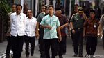 Jokowi dan Gibran Pantau Simulasi Kirab Pernikahan Kahiyang-Bobby