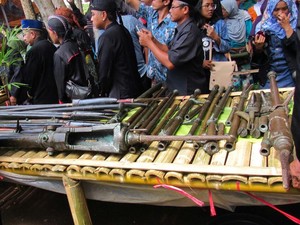 Warga Talaga Majalengka Gelar Tradisi Cuci Benda Pusaka