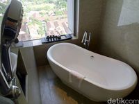Bathtube dengan pemandangan Kota Solo (Bayu/detikTravel)