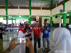 Terbang dari Papua, 7 Kepala Suku Hadiri Pernikahan Putri Jokowi