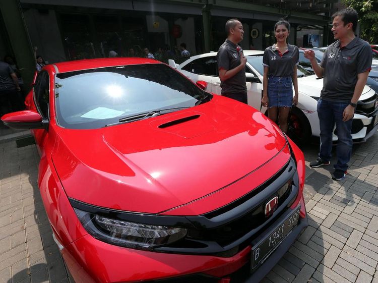 Honda Jakarta Center Resmikan Komunitas R-Club