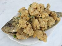 Sedapnya Ikan Gurame 'Terbang' hingga Gurame Saus Telur Asin yang Gurih