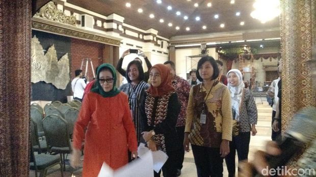 Simulasi upacara adat pernikahan Kahiyang / 