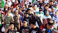 Selain jalan sehat, ada juga acara hiburan dan pembagian doorprize untuk para peserta yang langsung diserahkan oleh cak Imin. Tak tanggung-tanggung, doorprizenya tiket umroh, 3 unit motor, sepeda onthel, kulkas, TV, dan masih banyak lagi. Foto: dok. PKB