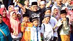 Cak Imin Ikut Jalan Sehat Sarungan
