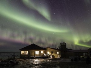 Speechless! 7 Hotel Berpemandangan Aurora Cantik