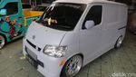 Melihat Deretan Mobil Eye Catching di Padang
