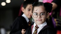 Tak hanya diikuti orang dewasa, beberapa anak-anak juga ikut memeriahkan acara tersebut. Daniel Becerril/REUTERS.