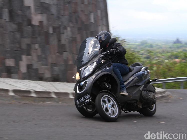 Menjajal Skuter 3 Roda di Jalur Selatan