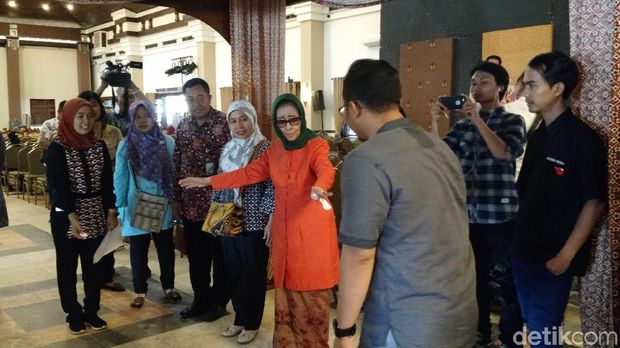 Simulasi upacara adat pernikahan Kahiyang / 