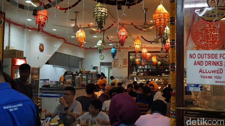 Suasana di Restoran Sri Nirwana Maju Kuala Lumpur (Masaul/detikTravel) Suasana di Restoran Sri Nirwana Maju Kuala Lumpur (Masaul/detikTravel)