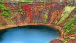 Foto: Danau Ini Dikelilingi Batuan Merah Langka