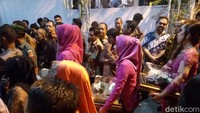 Ribuah tamu menghadiri acara midodareni ini. Foto: Bayu Ardi Isnanto/detikcom