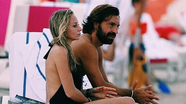 Dua Perempuan, Satu Pirlo
