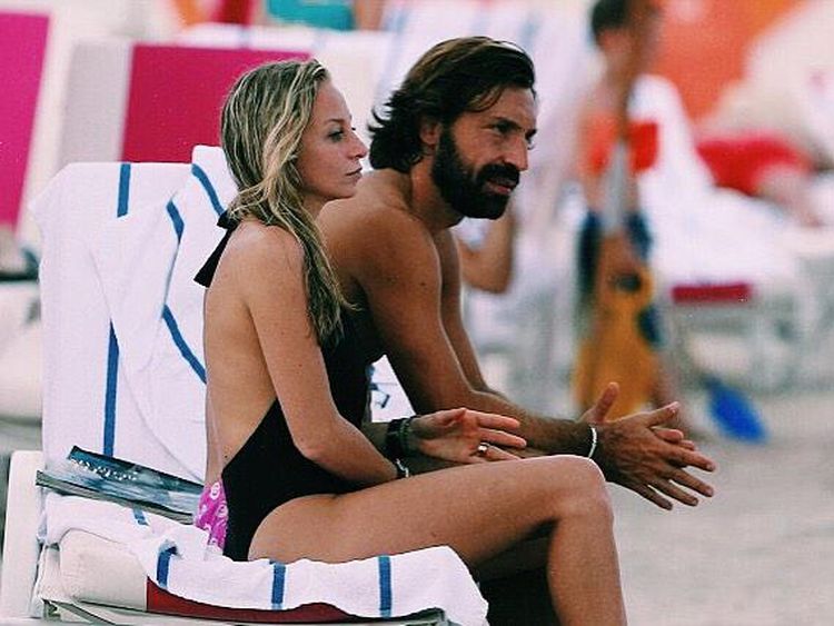 Dua Perempuan, Satu Pirlo