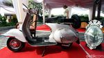 Dua Vespa Antik Hiasi Gedung Pernikahan Kahiyang Ayu-Bobby